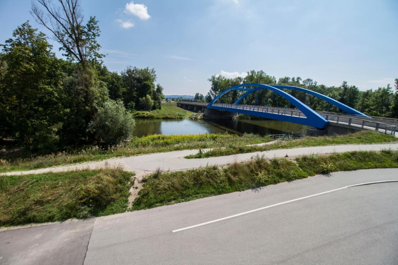 Zur Laend Отель